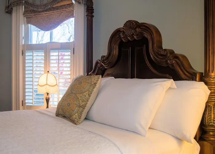 Oak Hill On Love Lane Bed And Breakfast Inn